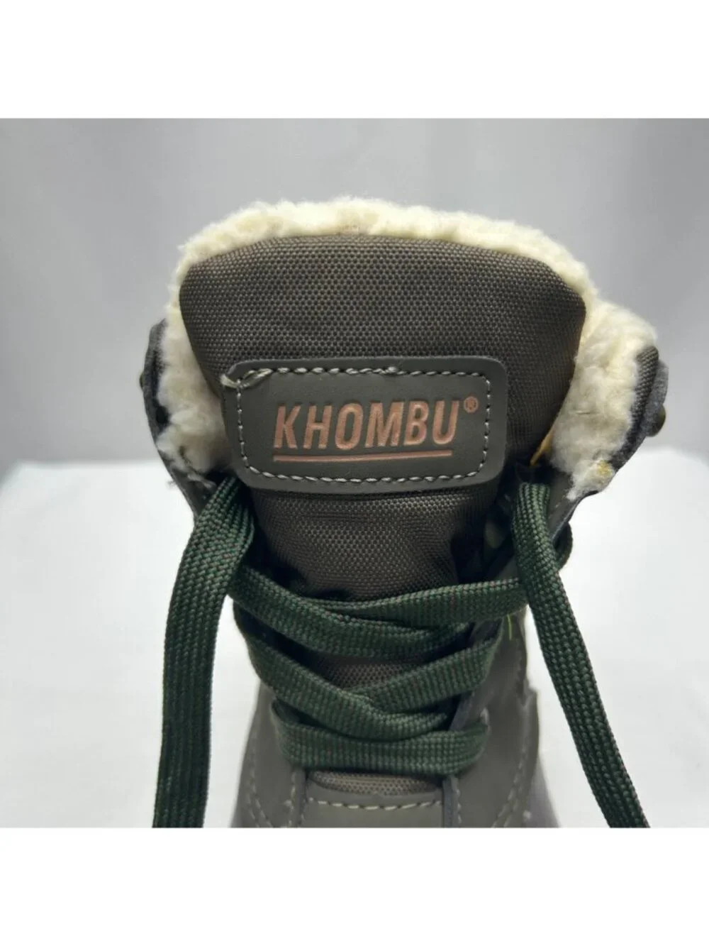Khombu stay cozy